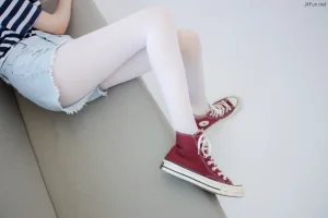 森萝财团《JKFUN-020 80D白丝 Aika》主题写真：98张全套美图，含1个视频