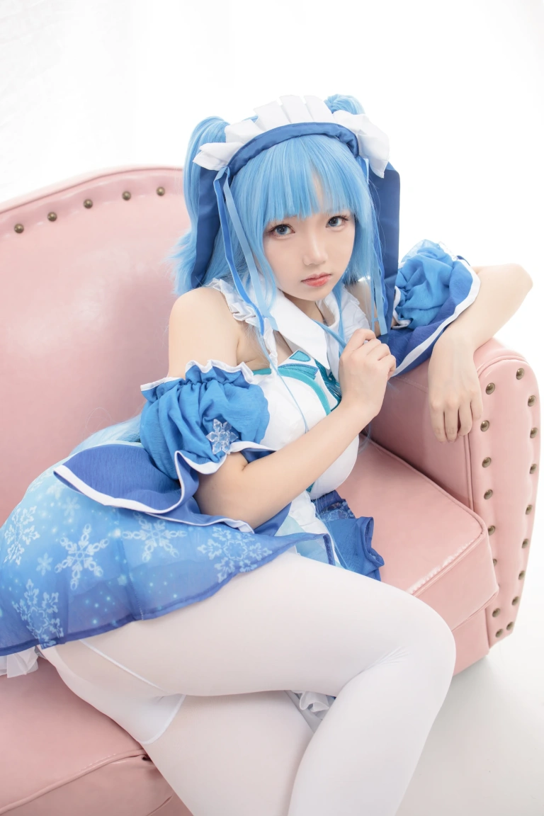 森萝财团《JKFUN-023 300D白丝 雪晴》主题写真：100张全套美图，含1个视频