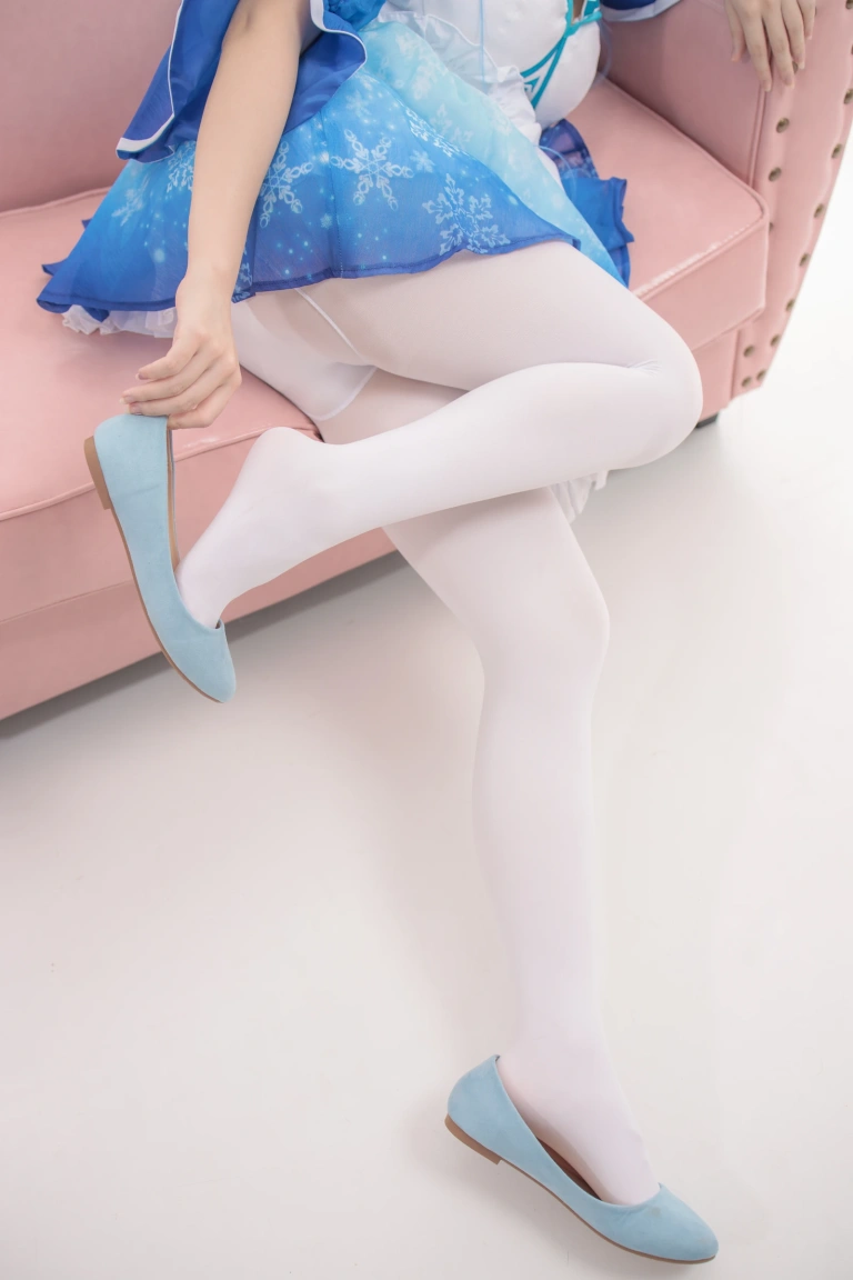 森萝财团《JKFUN-023 300D白丝 雪晴》主题写真：100张全套美图，含1个视频