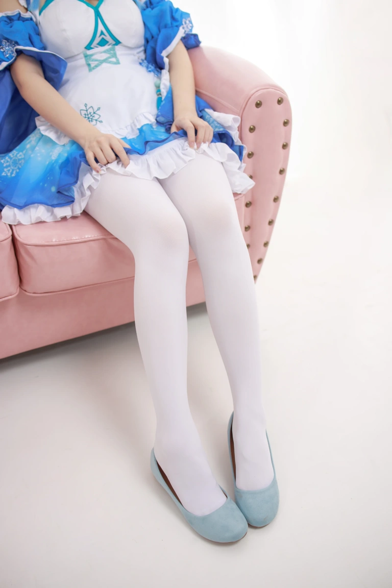 森萝财团《JKFUN-023 300D白丝 雪晴》主题写真：100张全套美图，含1个视频