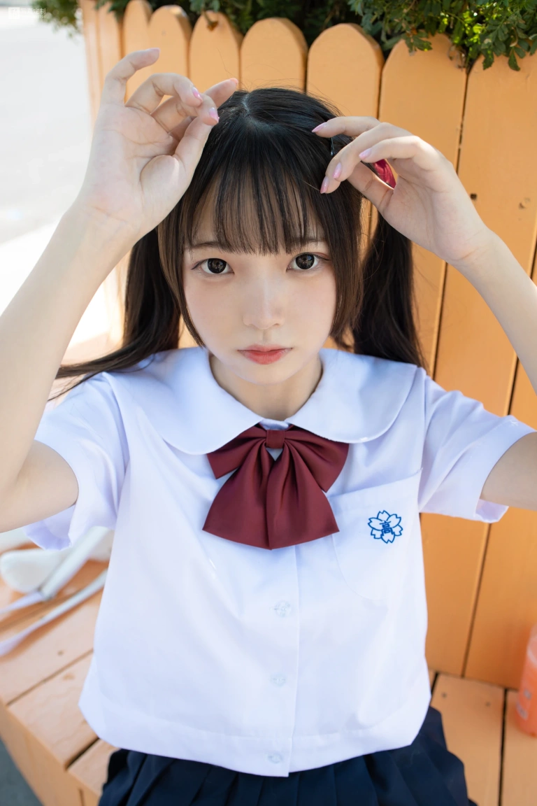 森萝财团《JKFUN-026 《雪糕游乐园》 15D白丝 默陌》主题写真：75张全套美图，含1个视频