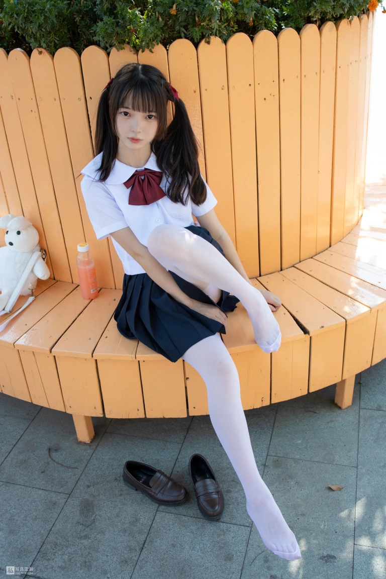 森萝财团《JKFUN-026 《雪糕游乐园》 15D白丝 默陌》主题写真：75张全套美图，含1个视频