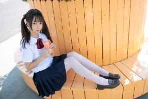 森萝财团《JKFUN-026 《雪糕游乐园》 15D白丝 默陌》主题写真：75张全套美图，含1个视频