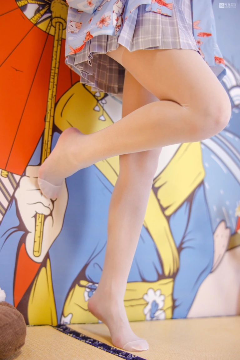 森萝财团《JKFUN-027 《花里胡哨的民宿》 15D白丝 默陌》主题写真：65张全套美图，含1个视频