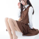 森萝财团《JKFUN-033 《摄助习作-小梓》 肉丝30D 小梓》主题写真：48张全套美图，含1个视频