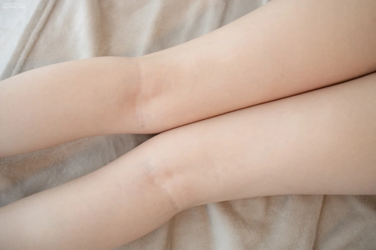 森萝财团《JKFUN-050 《百圆定制1.5-1》 JK果足 Aika》主题写真：69张全套美图
