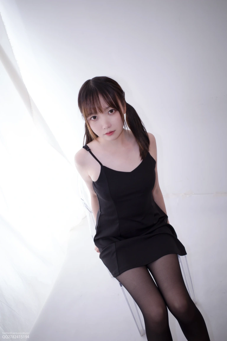 森萝财团《JKFUN-058 《黑涩现实》Aika》主题写真：117张全套美图，含1个视频