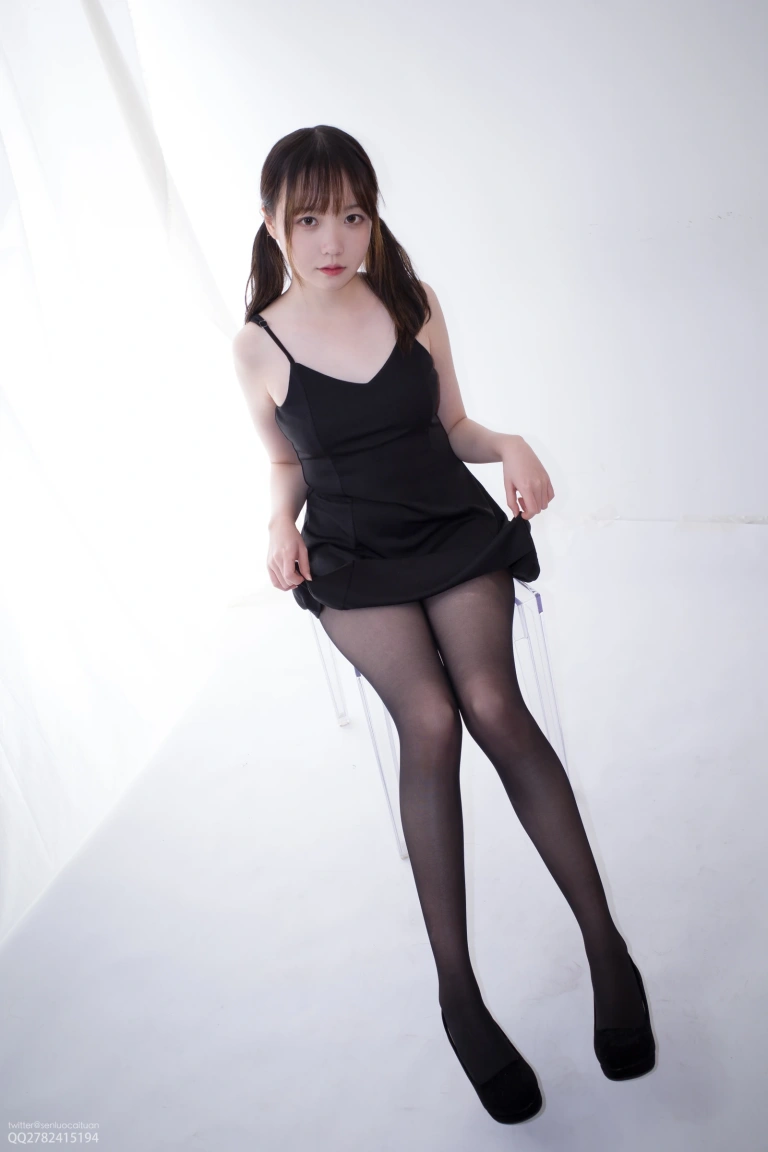 森萝财团《JKFUN-058 《黑涩现实》Aika》主题写真：117张全套美图，含1个视频