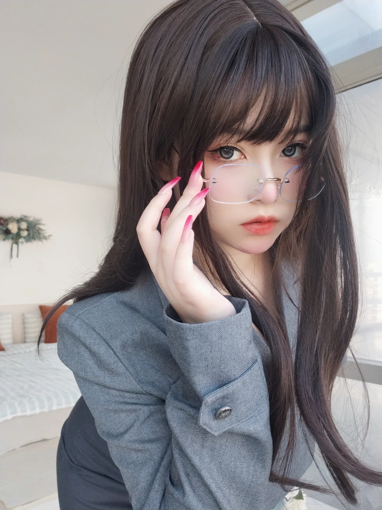 女主K《沉默的学姐》主题写真：102张全套美图
