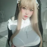 女主K《修女》主题写真：80张全套美图