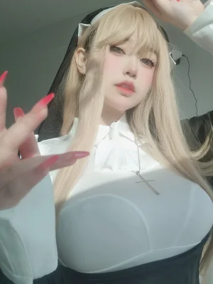 女主K《修女》主题写真：80张全套美图