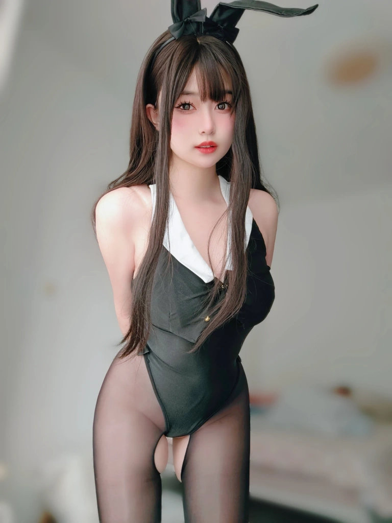女主K《黑丝兔女郎》主题写真：102张全套美图