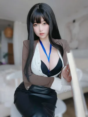 女主K《上司的秘密》主题写真：109张全套美图，含1个视频