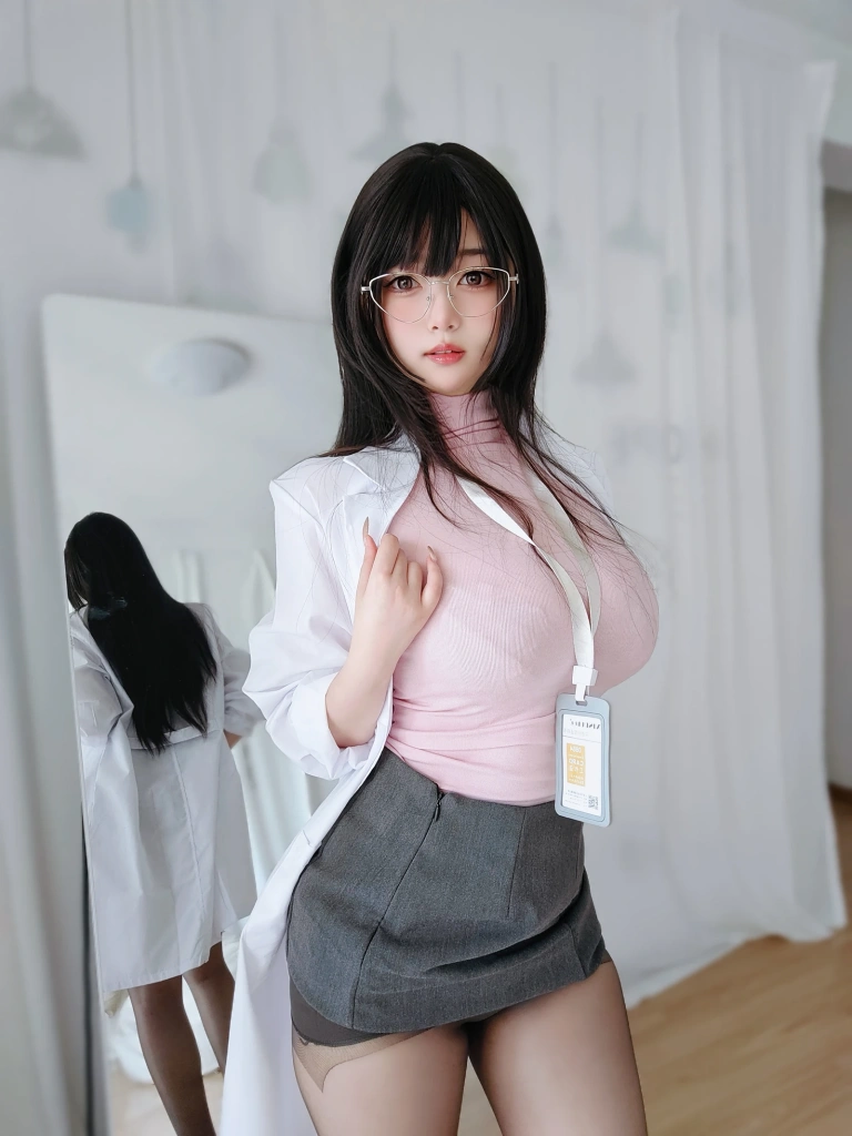 女主K《保健医师》主题写真：100张全套美图