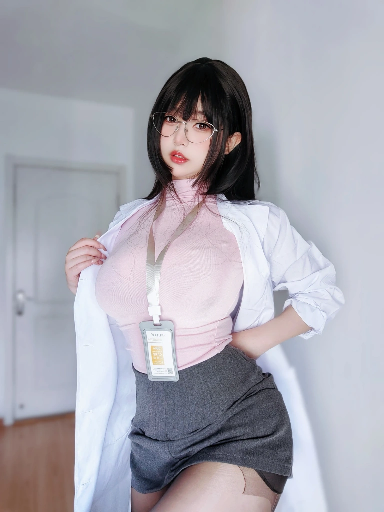 女主K《保健医师》主题写真：100张全套美图