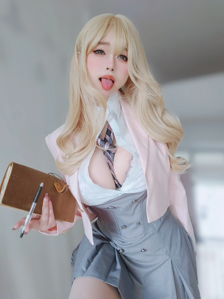 女主K《催眠傲娇的前辈》主题写真：78张全套美图