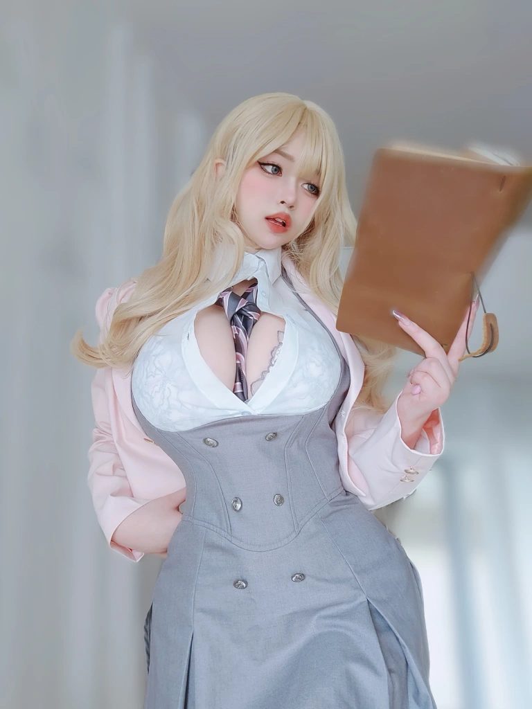 女主K《催眠傲娇的前辈》主题写真：78张全套美图