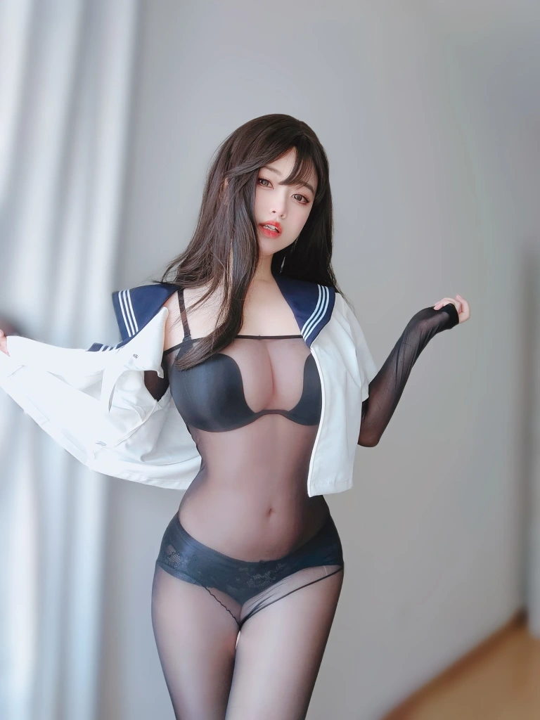 女主K《性感水手服妹妹》主题写真：23张全套美图
