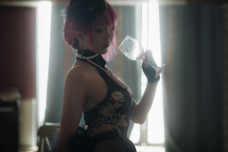 阿薰kaOri《黑太子旗袍》主题写真：20张全套美图