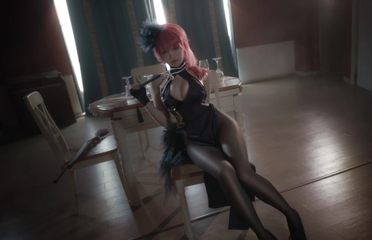 阿薰kaOri《黑太子旗袍》主题写真：20张全套美图