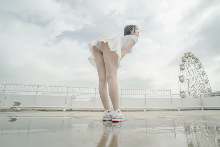 阿薰kaOri《天台》主题写真：82张全套美图，含1个视频