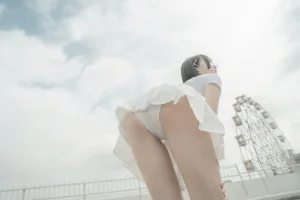 阿薰kaOri《天台》主题写真：82张全套美图，含1个视频