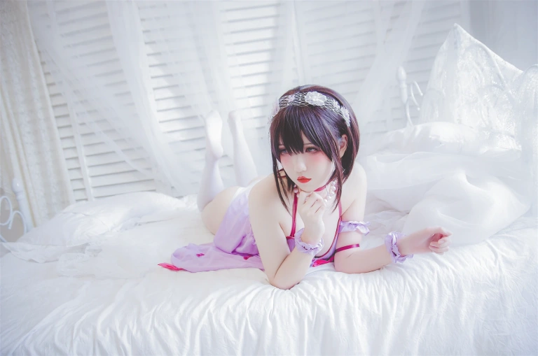 阿薰kaOri《加藤惠睡衣》主题写真：15张全套美图