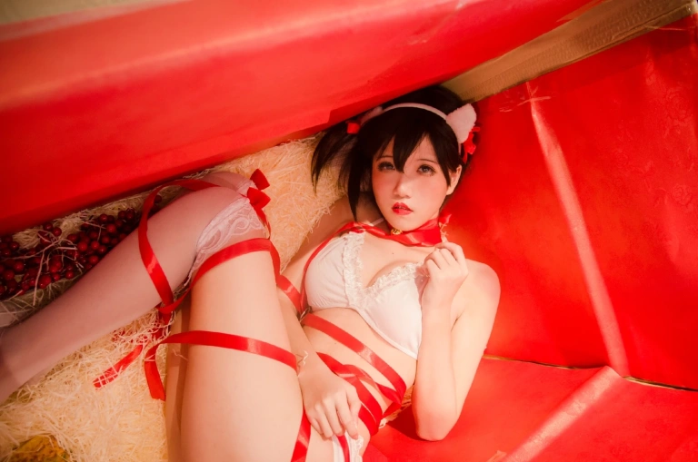 阿薰kaOri《圣诞节限定》主题写真：20张全套美图