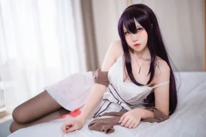 阿薰kaOri《学姐礼服+内衣》主题写真：33张全套美图
