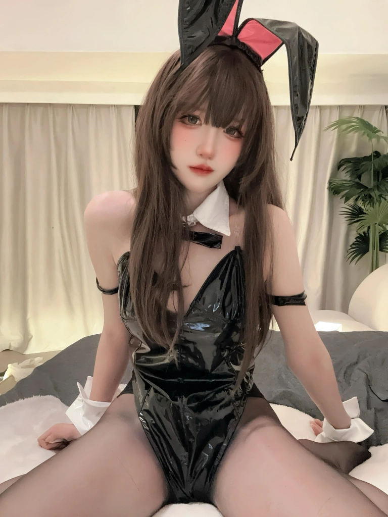 阿薰kaOri《兔女郎》主题写真：46张全套美图，含5个视频