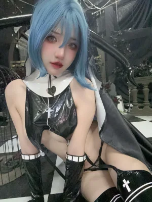 阿薰kaOri《蓝羽毛w魅魔》主题写真：95张全套美图，含5个视频