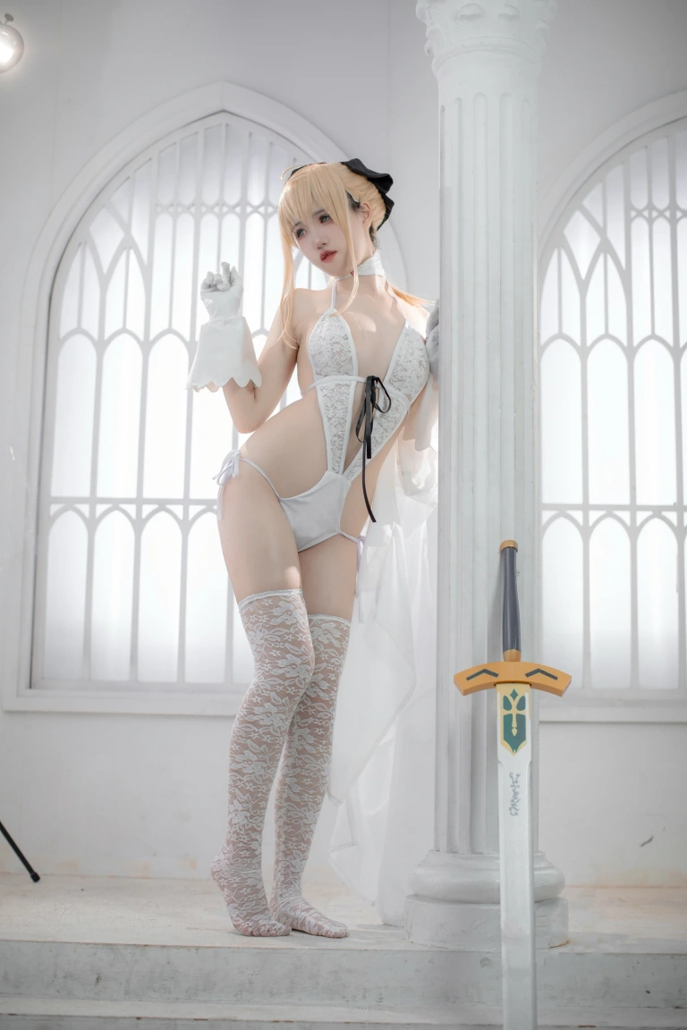 阿薰kaOri《白Saber》主题写真：50张全套美图