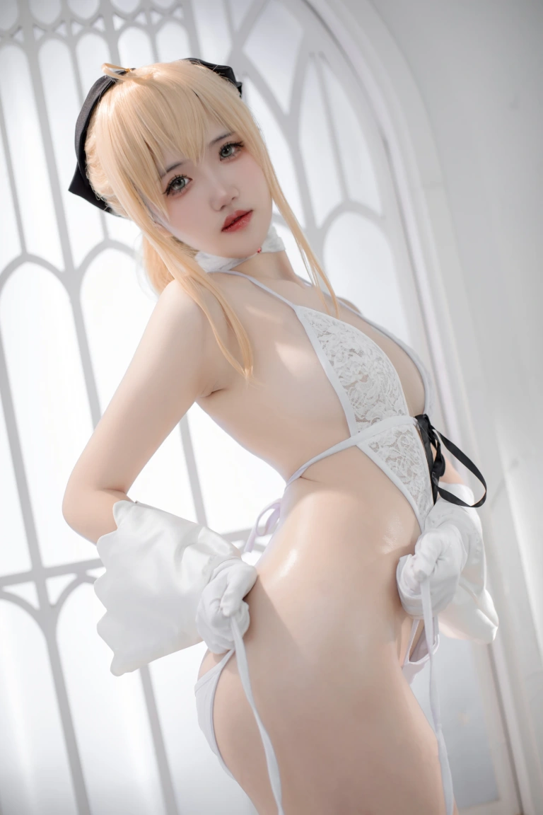 阿薰kaOri《白Saber》主题写真：50张全套美图