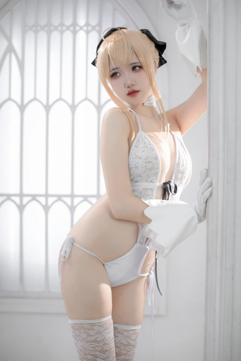 阿薰kaOri《白Saber》主题写真：50张全套美图
