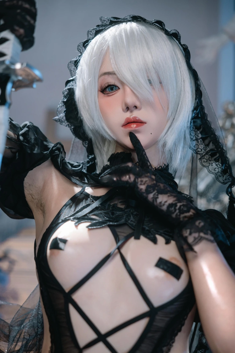 阿薰kaOri《尼尔·机械纪元 2B黑花嫁》主题写真：93张全套美图
