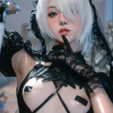 阿薰kaOri《尼尔·机械纪元 2B黑花嫁》主题写真：93张全套美图