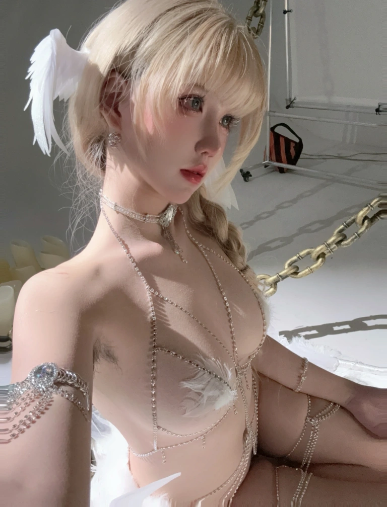 阿薰kaOri《多情的天使》主题写真：230张全套美图，含7个视频
