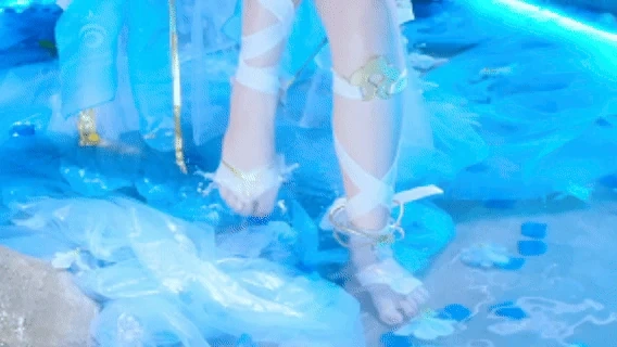 阿薰kaOri《鸣潮 谕女尤诺》主题写真：324张全套美图，含15个视频