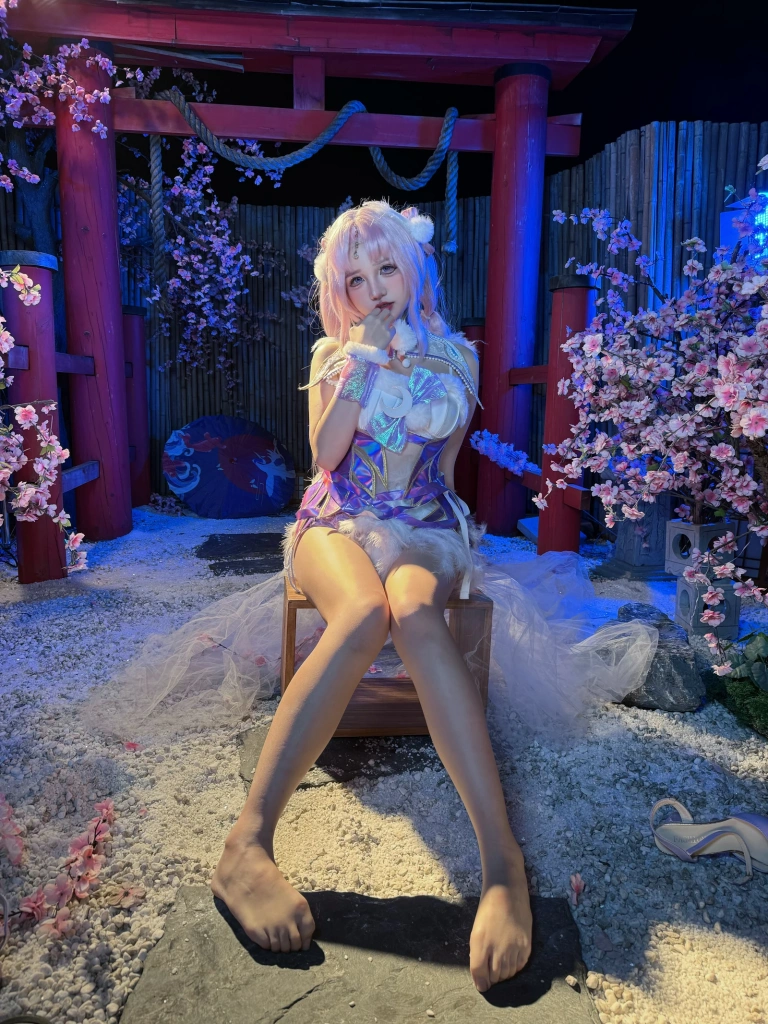 阿薰kaOri《永劫无间·殷紫萍》主题写真：61张全套美图，含1个视频