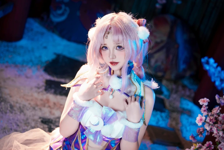 阿薰kaOri《永劫无间·殷紫萍》主题写真：61张全套美图，含1个视频