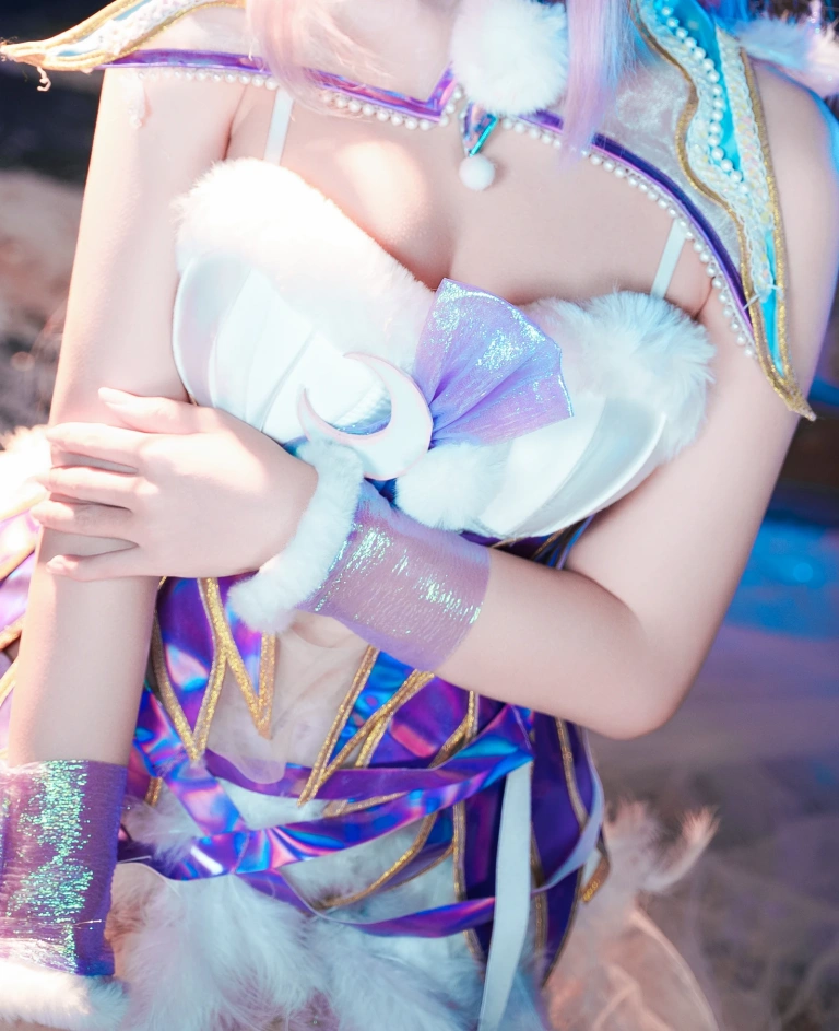 阿薰kaOri《永劫无间·殷紫萍》主题写真：61张全套美图，含1个视频