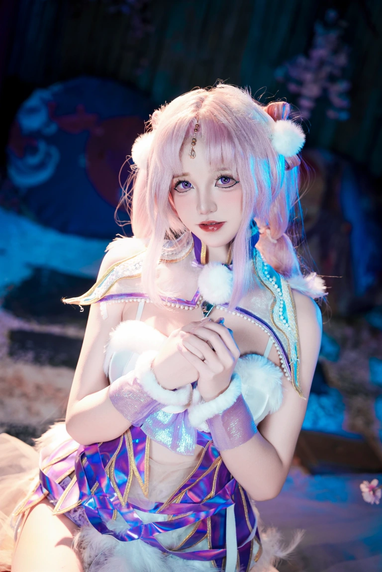 阿薰kaOri《永劫无间·殷紫萍》主题写真：61张全套美图，含1个视频