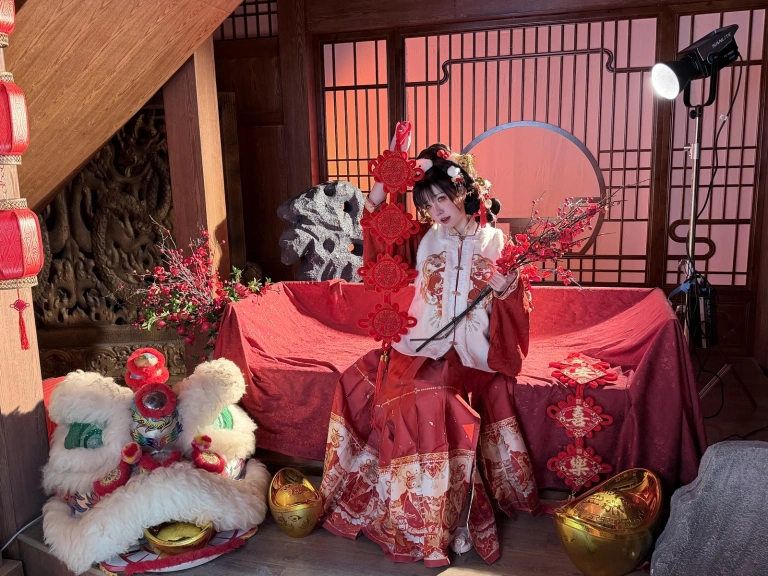 阿薰kaOri《新年》主题写真：543张全套美图，含4个视频