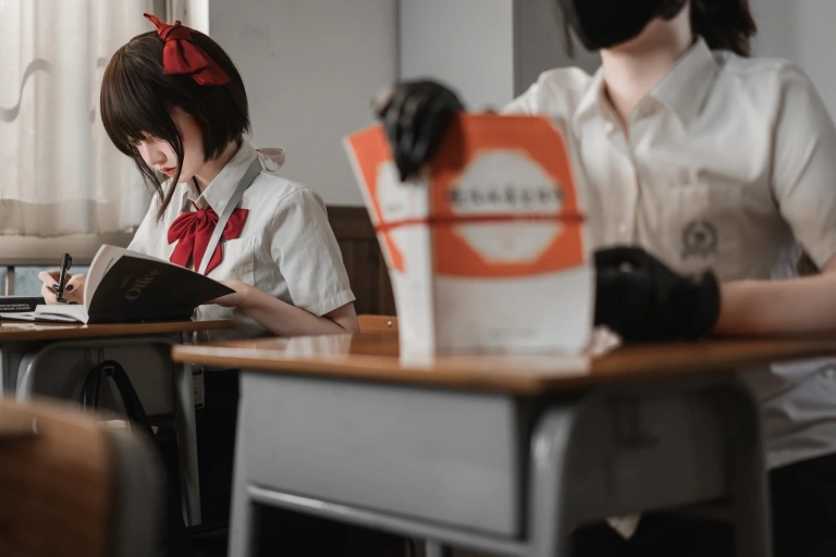 阿薰kaOri《堕落学院》主题写真：150张全套美图，含14个视频