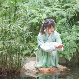 Kitaro_绮太郎《娉娉袅袅十三余，豆蔻年华二月初》主题写真：19张全套美图