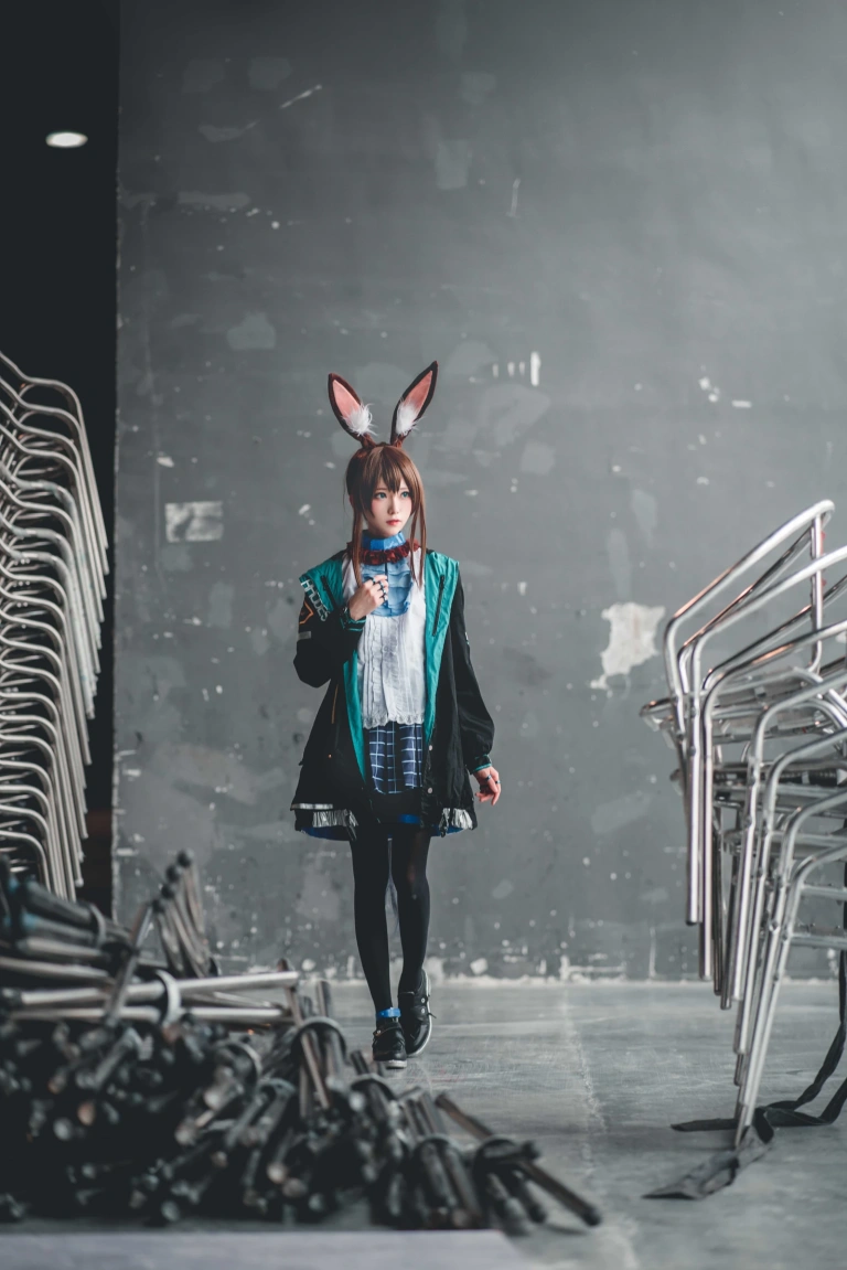 Kitaro_绮太郎《明日方舟 阿米娅》主题写真：17张全套美图