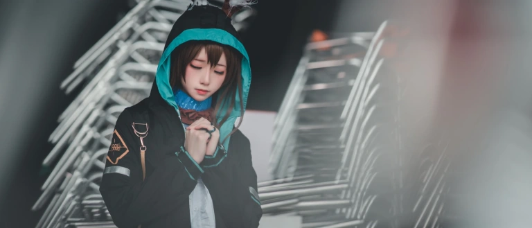 Kitaro_绮太郎《明日方舟 阿米娅》主题写真：17张全套美图