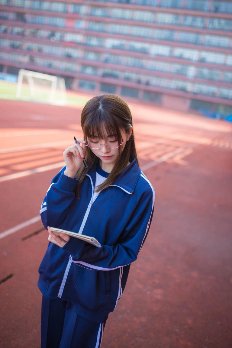Kitaro_绮太郎《运动服女孩1》主题写真：13张全套美图