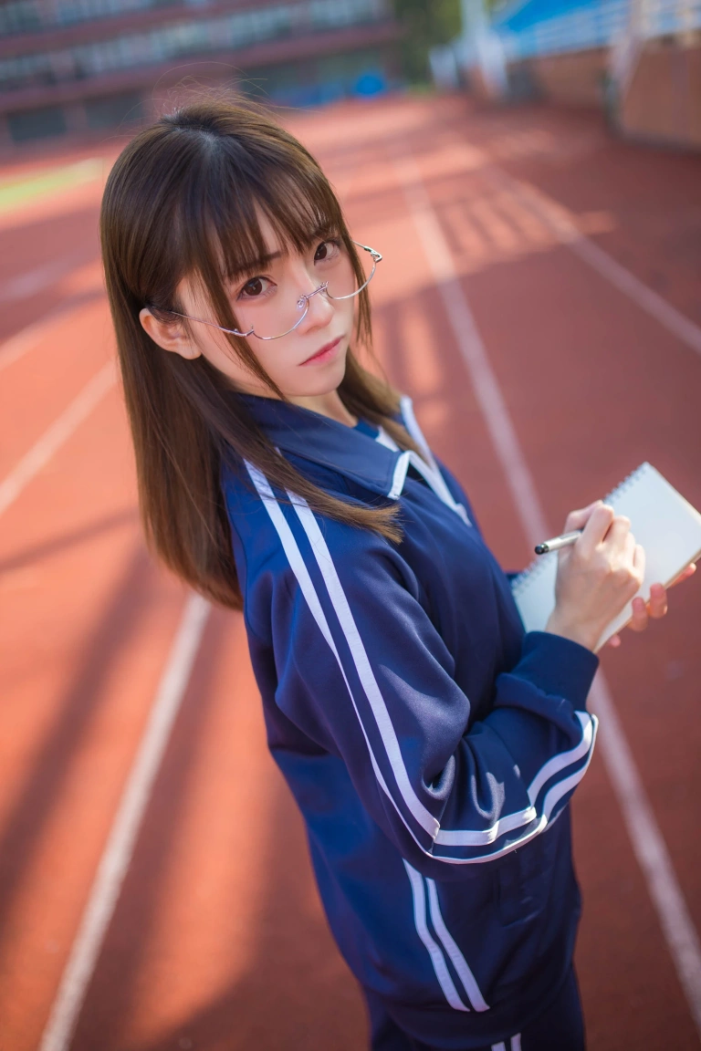 Kitaro_绮太郎《运动服女孩1》主题写真：13张全套美图