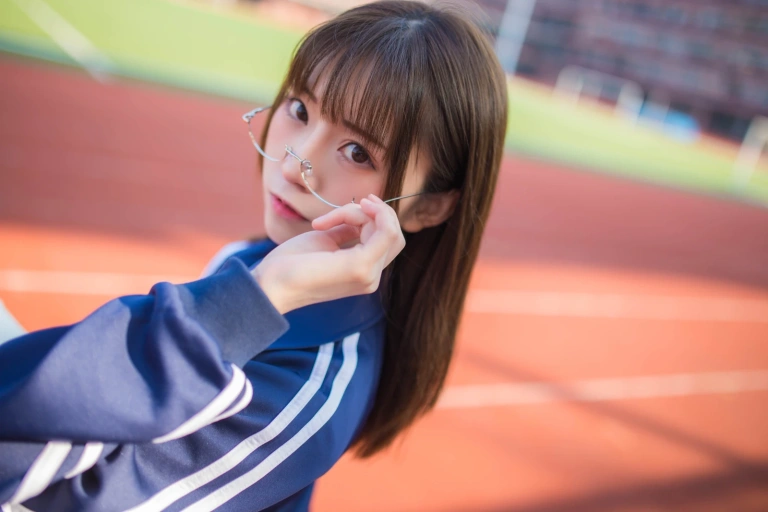 Kitaro_绮太郎《运动服女孩1》主题写真：13张全套美图
